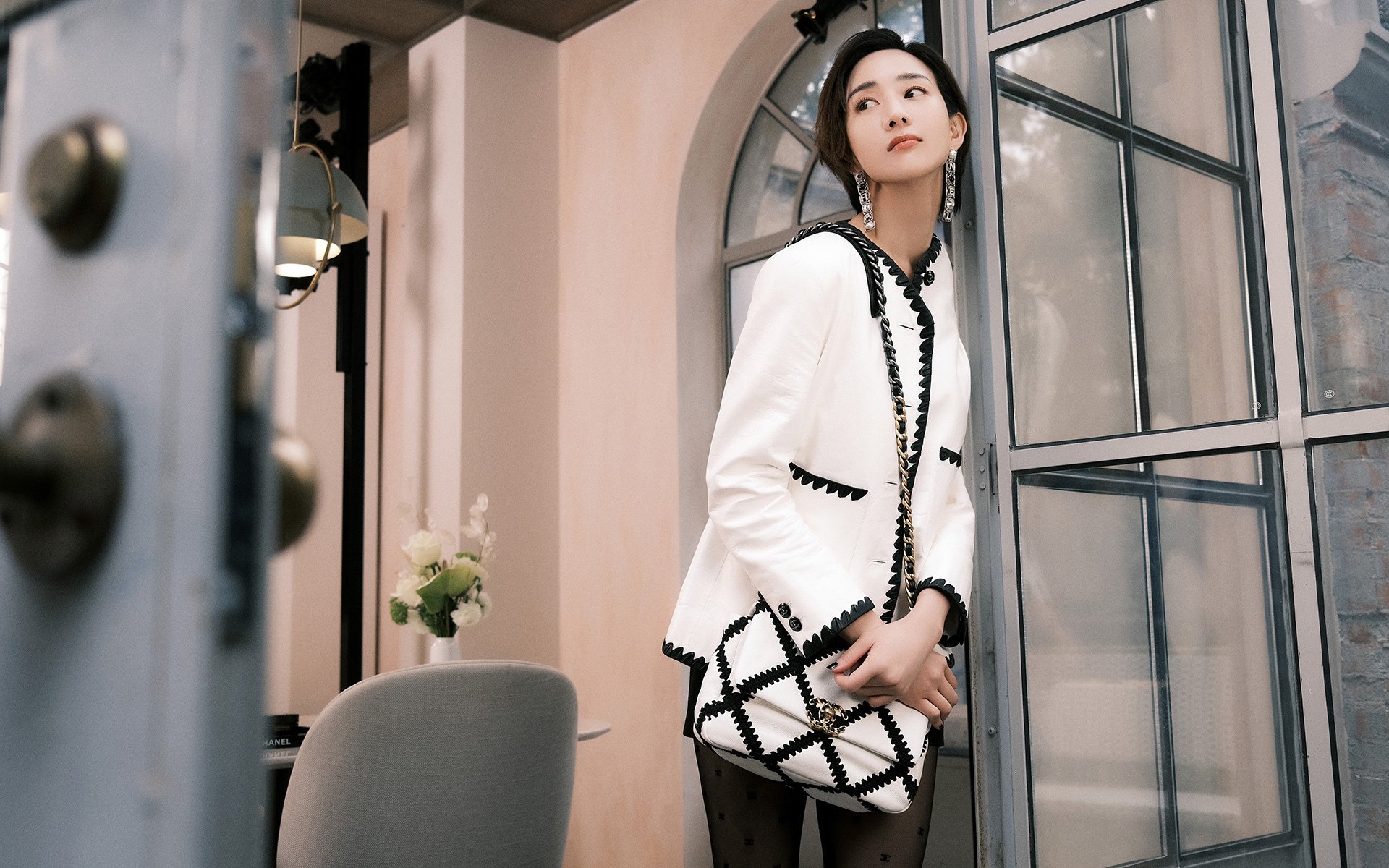 JIUYOU GAMING-红魔星光：比利时足球女将与西班牙会师，比利时足球美女